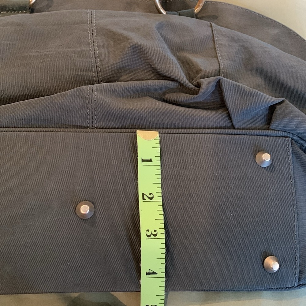 Baggallini Womens Gray Bag. Inside is Barbie Pink! Very roomy&clean. - Picture 14 of 14